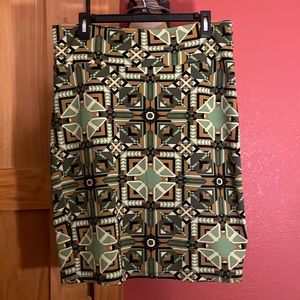 Lularoe green patterned Cassie skirt sz L